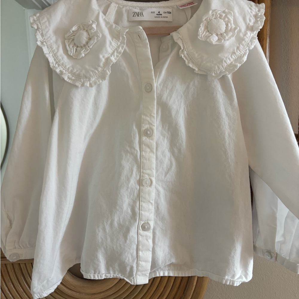 Zara White Button-Front Shirt with Ruffle Flower Collar